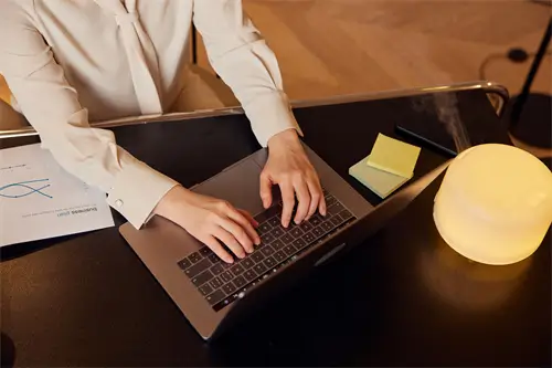 steam时,老显示请通过重新输入以下字符来验证此操作为人工操作,